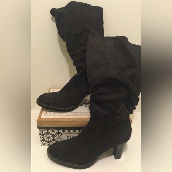 Womenswear Black Slouch Booties - Picture 5 of 7